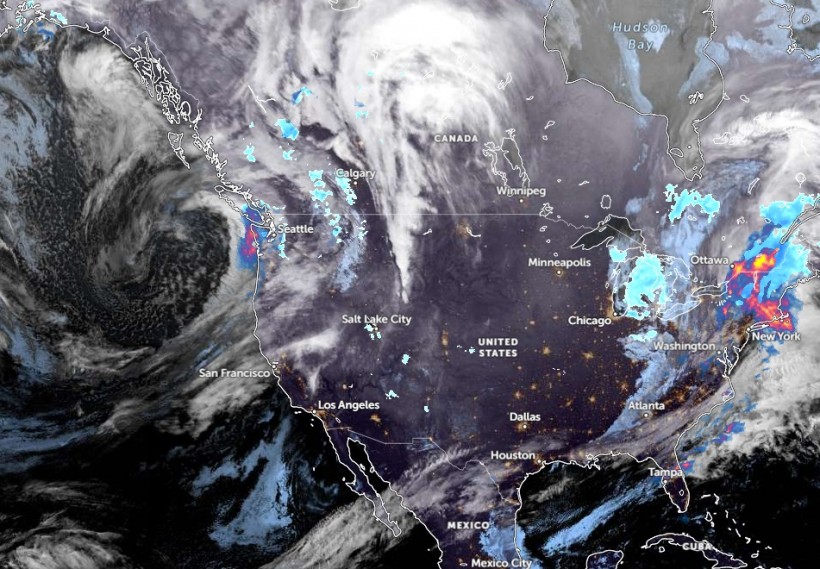 Zoom Earth Live Forecast via NESDIS NOAA