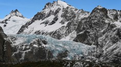 ARGENTINA-GLACIER-PIEDRAS BLANCAS-FEATURE