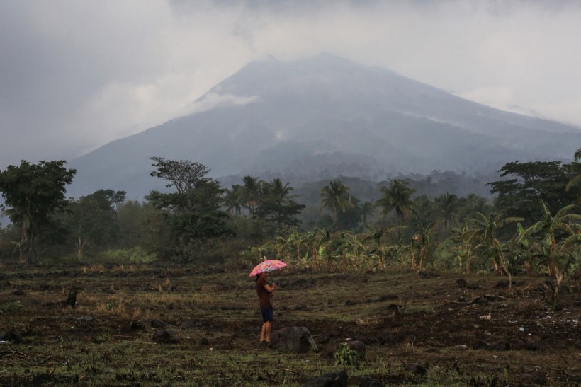 TOPSHOT-PHILIPPINES-VOLCANO