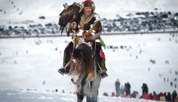 MONGOLIA-FESTIVAL-EAGLE