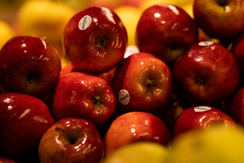 FRANCE-ECONOMY-RETAIL-APPLES-FEATURE