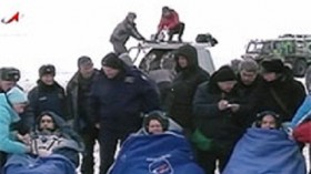 Expedition 34 rests at the Kazakhstan landing site