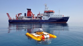 German research vessel MARIA S. MERIAN and the submersible JAGO