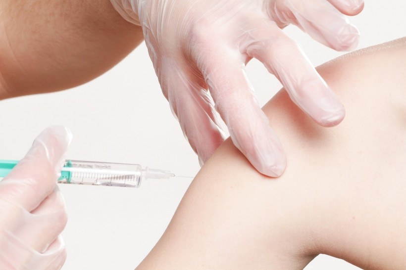 Should You Get The Flu Vaccination? Here Are The Pros and Cons