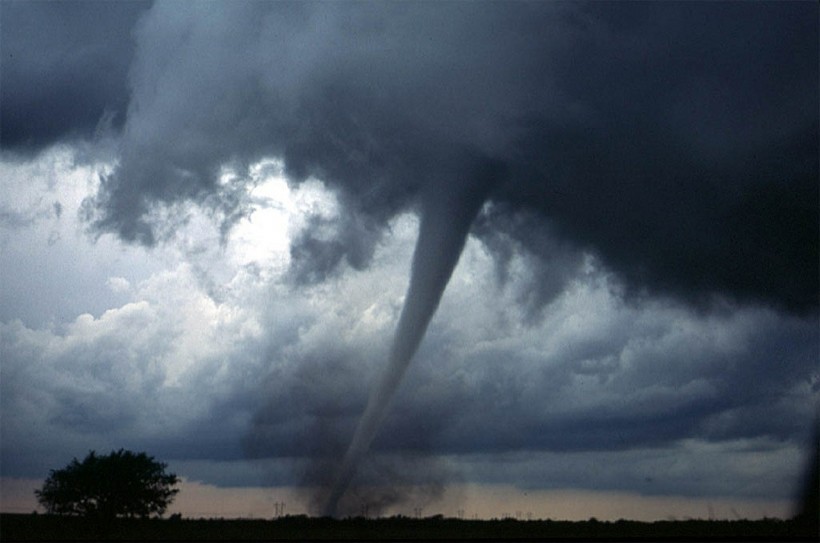 Tornadoes in Minnesota: kills one and leaves damaged farmsteads 
