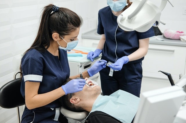 The Benefits of Pursuing a Career as a Dental Assistant